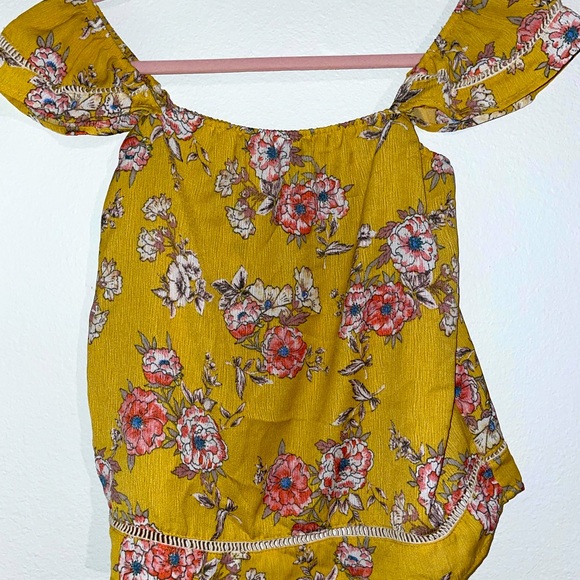 Floral off shoulder - Picture 3 of 3